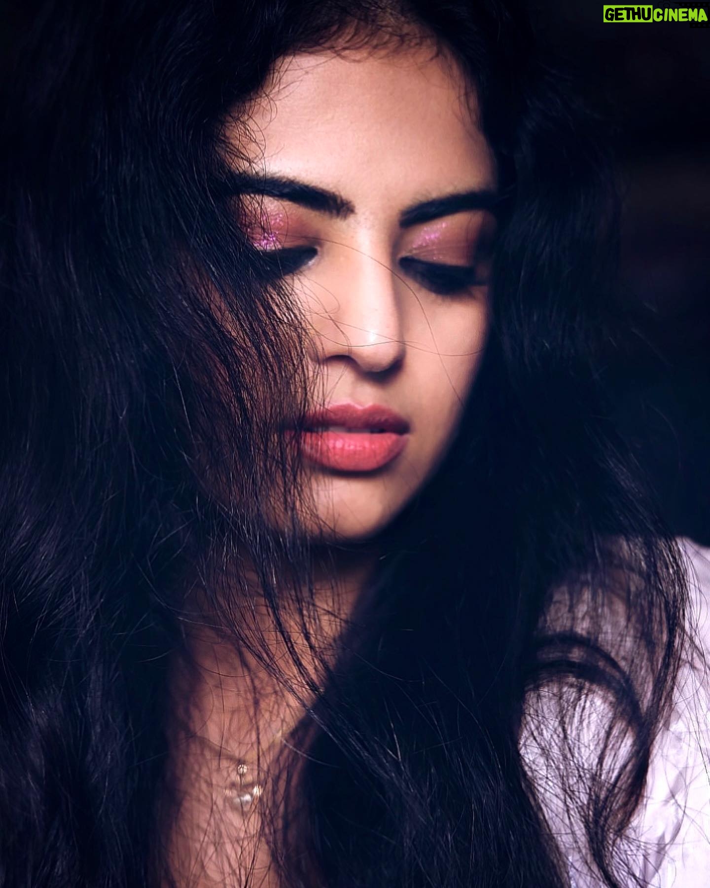 Roshni Sahota - 1.4K Likes - Perfectly Imperfect š
Makeup: @rinki_glamour_burst
Click: @ranjitpawar11
#roshnisahota #smile #virgo