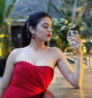 Roshni Sahota Instagram - Colour of Love ❤️ 

Click: @naveenbabu_macherla_official 
#valentines #day #love #february #red #dress #selflove #photo #photooftheday