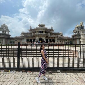 Roshni Sahota Instagram - Padharo maare des 🙏🏻

#trip #holiday #rajasthan #india #live #bless #streetstyle #jaipur #amerpalace #palace #rajputana #travel