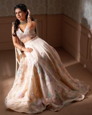 Roshni Singh Instagram - Embrace your elegance and let it shine ✨ 

Photography @subhashmaheswar 
MUA @soumyashyam_makeupartist 
Garment @briella.in 
Production @lotmore.in 
Special Thanks team @niramstudioskerala 

.

#lotmore #beautifuldress #bridedress #bridalmakeup #fashionmodel #faceoftheday #beauty
#editorialphotography #fashion