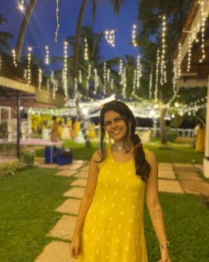 Roshni Singh Instagram - Sweeter than 🍯