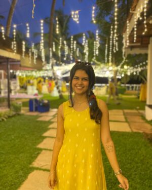 Roshni Singh Instagram - Sweeter than 🍯
