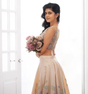 Roshni Singh Instagram - Embrace your elegance and let it shine ✨ 

Photography @subhashmaheswar 
MUA @soumyashyam_makeupartist 
Garment @briella.in 
Production @lotmore.in 
Special Thanks team @niramstudioskerala 

.

#lotmore #beautifuldress #bridedress #bridalmakeup #fashionmodel #faceoftheday #beauty
#editorialphotography #fashion less