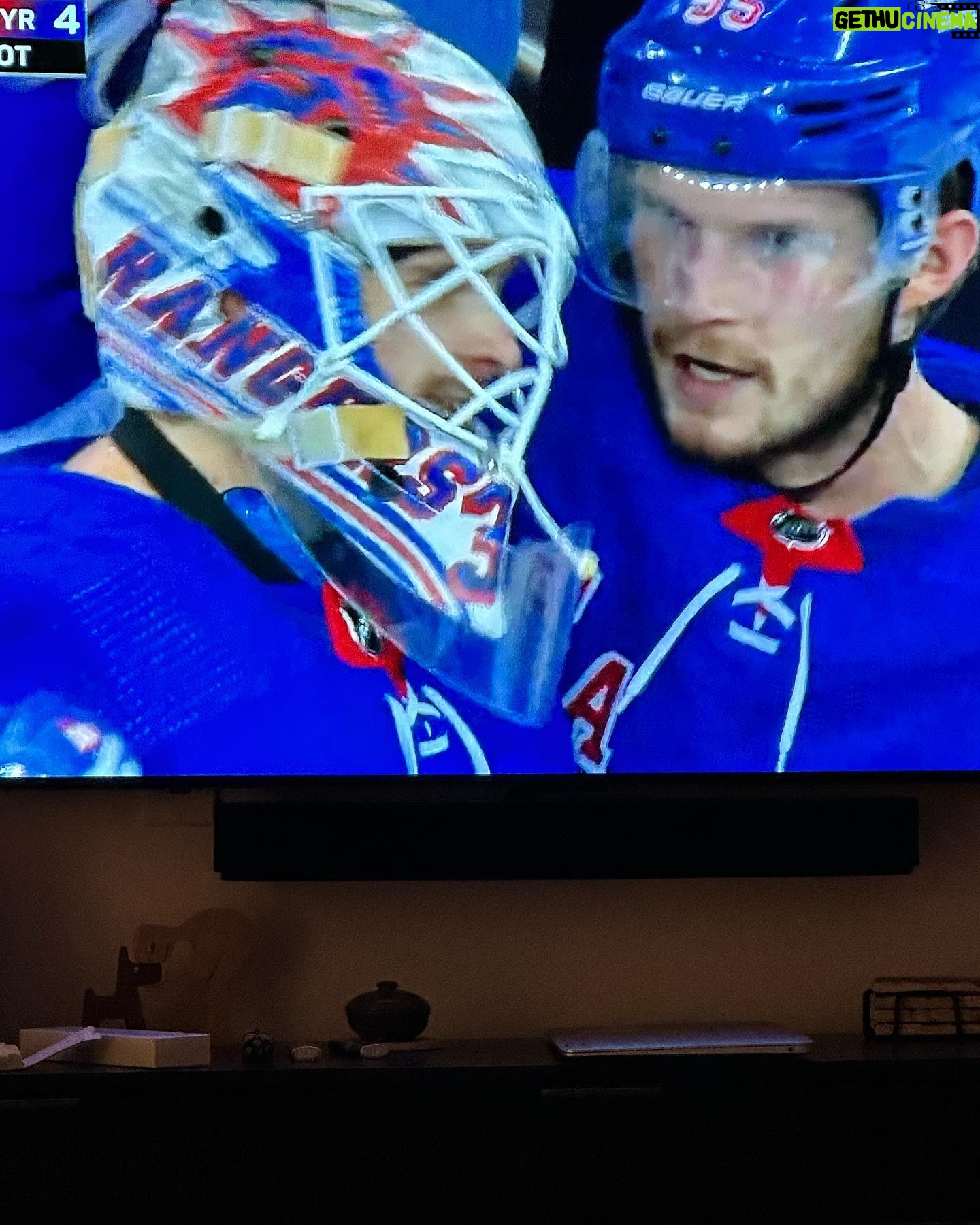 Rosie O'Donnell Instagram - RANGERS BABY !!! #rangers #hockey #victory