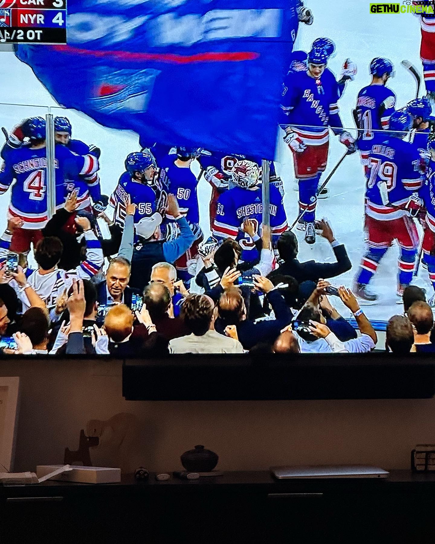 Rosie O'Donnell Instagram - RANGERS BABY !!! #rangers #hockey #victory