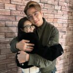 Rosina Lin Instagram - Brothers & Sisters🫶🏻🫶🏻🫶🏻一齊比心撐場🥂 #九龍城寨之圍城 好好睇👍👍👍一定唔止睇一次！動作場面震撼，音樂好聽，故事感人，好有人情味～以後同阿哥出去好有安全感，因為我睇到佢真係好打得😝！ @lam_fung_official