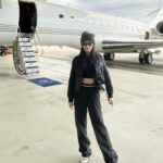 Rosina Lin Instagram – 忙完自己工作，再陪家人工作，順便當休個假，馬上再進入忘我創作狀態，我很期待…🦹 #黑色月光