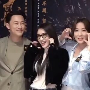 Rosina Lin Instagram - Brothers & Sisters🫶🏻🫶🏻🫶🏻一齊比心撐場🥂
#九龍城寨之圍城 好好睇👍👍👍一定唔止睇一次！動作場面震撼，音樂好聽，故事感人，好有人情味～以後同阿哥出去好有安全感，因為我睇到佢真係好打得😝！ @lam_fung_official