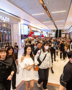 Rosina Lin Instagram - 恭喜開張大吉！🎉多謝馬來西亞粉絲，你們的熱情每次都令我好溫暖！🫰 @nanyang.cafe