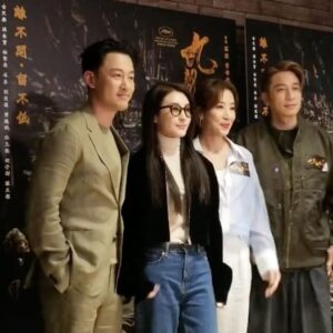 Rosina Lin Instagram - Brothers & Sisters🫶🏻🫶🏻🫶🏻一齊比心撐場🥂
#九龍城寨之圍城 好好睇👍👍👍一定唔止睇一次！動作場面震撼，音樂好聽，故事感人，好有人情味～以後同阿哥出去好有安全感，因為我睇到佢真係好打得😝！ @lam_fung_official