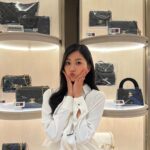 Rosita Kwok Instagram - 好開心參與 @ldeluxe_hk 名牌直播！如果大家有興趣，記得去Moko1樓175號鋪 @lbuyhk 門市 btw 呢度有結界嫁😆😆😆 多嘢買到停唔到呀！我隻眼唔知望邊好🙈 大家快啲嚟一齊shopping 啦！ #ldeluxehk #ldeluxe #lbuy #lbuyhk #直播