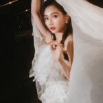 Rosita Kwok Instagram - 見塵埃 見星辰 Photography | @raymond.a7c Makeup | @renee_316 Hair | @reallllll Gown | @elysianbridal @raraavis_group Accessories | @artemadridofficial Venue | @bulaland_wedding