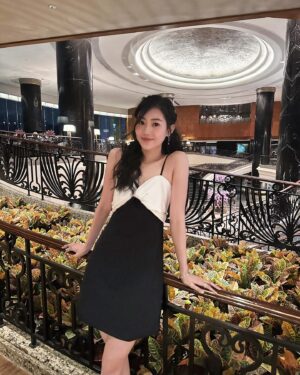 Rosita Kwok Instagram - rainyyy day🌧️🌧️🌧️
Wardrobe @myaleshia
Rings @apmmonaco @apmgirls