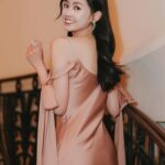 Rosita Kwok Instagram - Think good throughts and good will find you🤎 International Women's Day🩷 Hair @reallllll Makeup @renee_316 Rings & Earrings @apmmonaco @apmgirls_hk @apmgirls Gown @macheriebridalhk 📸 @raymond.a7c