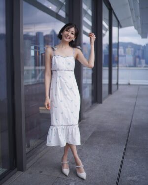 Rosita Kwok Instagram - Going where the wind blows 💨 

Wardrobe @myaleshia