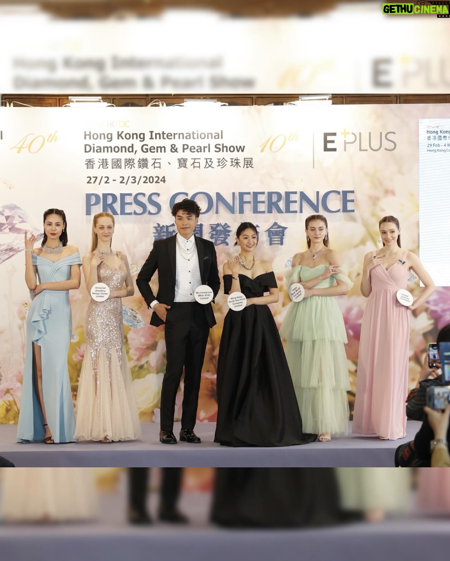 Rosita Kwok Instagram - Which style do you like the most? My answer is ALL!!☺️☺️ Thank you for having me 🙌🏻🎀🩷 @hktdclifestyle @hkcec #HKTDC #hktwinjewelleryshows #2024HKTDCJewelleryshows #香港國際珠寶展2024 #香港國際鑽石寶石及珍珠展2024