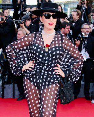 Rossy de Palma Instagram - JeT❤️@festivaldecannes 🎬 🌴
#cannes2024  #lavieenrossy #rossydepalma #rossydepalmapics  #juanamartin #louboutin