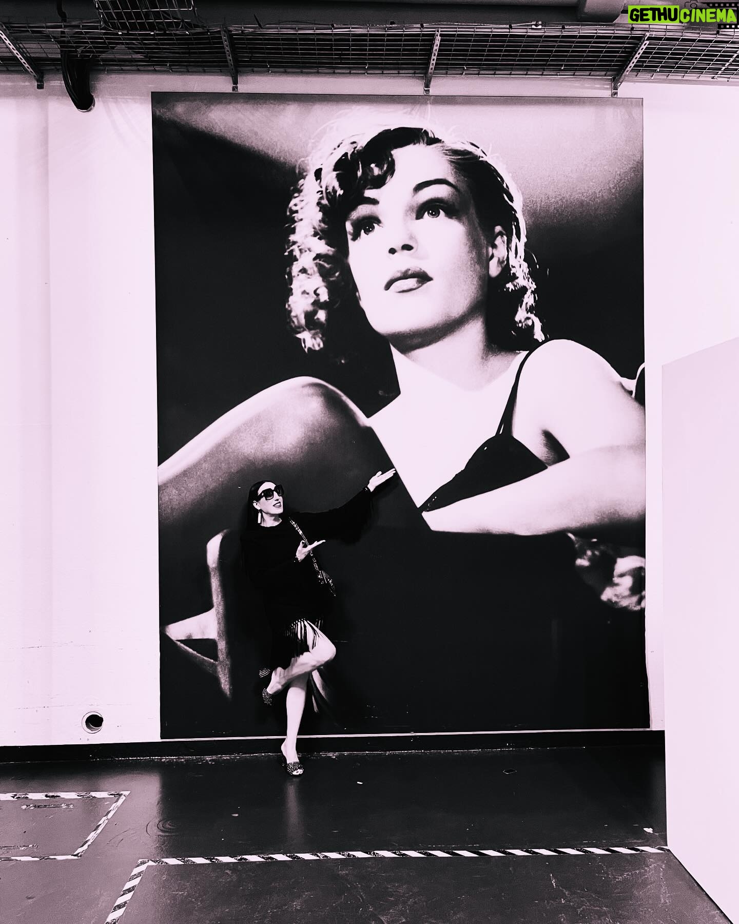 Rossy de Palma Instagram - GranDiose 🖤 SimoneSignoret #simonesignoret #canalplus #tallermarmo #louboutin #rossydepalma #lavieenrossy