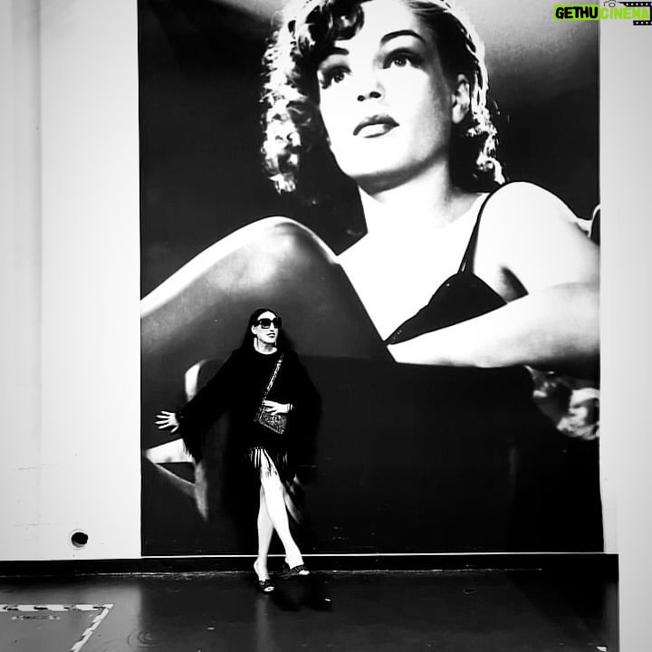 Rossy de Palma Instagram - GranDiose 🖤 SimoneSignoret #simonesignoret #canalplus #tallermarmo #louboutin #rossydepalma #lavieenrossy