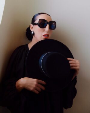 Rossy de Palma Instagram - Merci @lesinrocks 🎬 @maudtnd 
1995 MonToutPremier @festivaldecannes 🖤
2000 MaToutePremiere #MonteDesMarches avec une robe signé par moi même au bras de Mon Cher @josegarciaoff #cannesfilmfestival #lesinrocks #rossydepalma #yeswecannes #vivelecinema #lavieenrossy #festivaldecannes