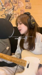 Rothy Instagram - 신나면서도 맘이 몽글맹글하다.., 완곡은 유튜브 로시오피셜로💙 Mixed by . 버터갱 감사 @0209_yejun @day6kilogram #예뻤어#데이식스#day6#cover