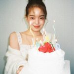 Rothy Instagram - 🎂 축하해 주신 모든 분들께 감사합니다 무뎌질법한 생일날이 매년마다 선물같고 이번에도 최고로 행복한 스물다섯의 하루였습니다 사랑합니다💙