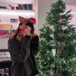 Rothy Instagram – 행복만하자2024

왕여드름 이번엔 관자놀이에남✨
민채언니가 가려주따💕🎁🎄