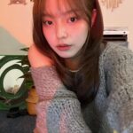 Rothy Instagram - 어제만 앞머리 내려본 기념으루✨💙 이마 근지러워서 다시 넘김. 쌤 감쟘댜 @aluu_eunseong