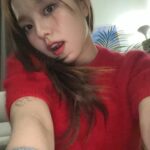 Rothy Instagram – 저는 실물파 입니다.
메리로시스마스🎁🎄❤

은성쌤 죄송해요 머리가 또 멀쩡하지가…,냥😎