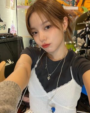 Rothy Instagram - ✨

사진 골라달라 했는데 다 올리기 (답정너) 
나 뭐했게 🙊💙