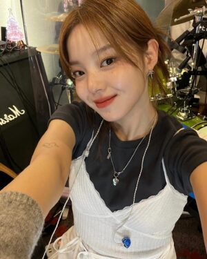 Rothy Instagram - ✨

사진 골라달라 했는데 다 올리기 (답정너) 
나 뭐했게 🙊💙