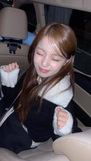 Rothy Instagram - 요즘 유행한다고 찍어줬당 이거맞아ㅏ 진경아..?

With 몇년묵은 라이언,핫걸 멜리언니💖