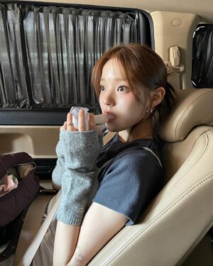 Rothy Instagram - 목관리....열시미..,😭