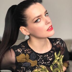 Roxane Mesquida Instagram - Behind the scenes of the premiere of @nowapocalypse Special thanks to makeup @kirinstagram hair @claytonhawkins dress @antoniomarrasofficial @violettagroup and the awesome @annickopp 🙏❤️ #nowapocalypse on @starz March 10th
