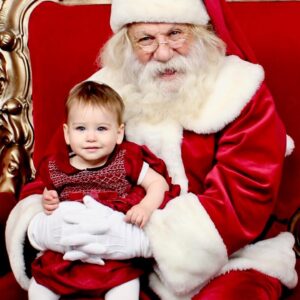 Roxane Mesquida Instagram - Merry Christmas everyone 🎅🏻 #lilya4ever #papanoel #santaclaus #christmas2018