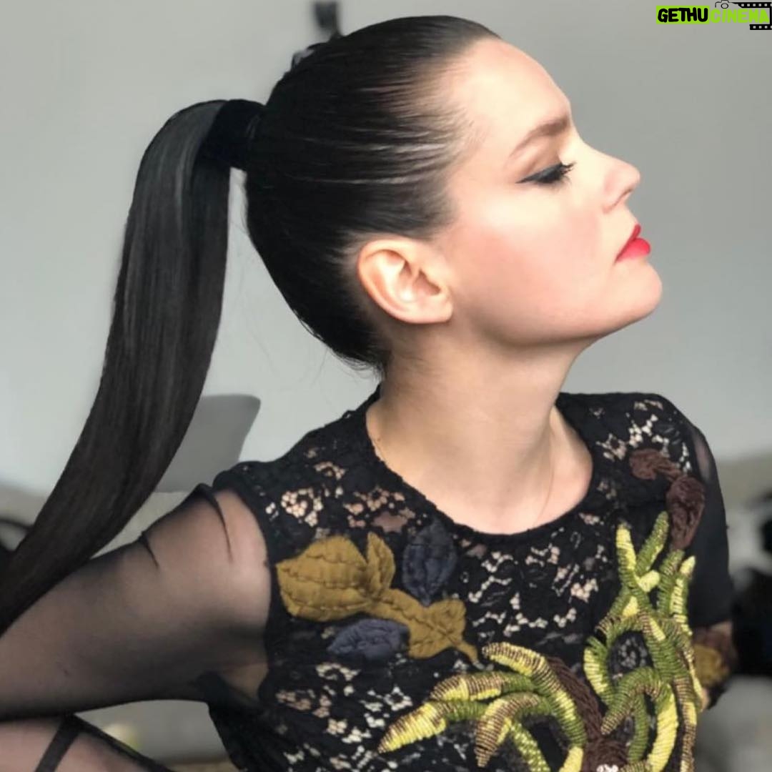 Roxane Mesquida - 2.1K Likes - Behind the scenes of the premiere of @nowapocalypse Special thanks to makeup @kirinstagram hair @claytonhawkins dress @antoniomarrasofficial @violettagroup and the awesome @annickopp 🙏❤️ #nowapocalypse on @starz March 10th
