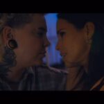 Roxane Bruneau Instagram - 🌊 2 jours 🌊 J’te retiens pas | Vidéoclip officiel Sur 10 t’as hâte combien metton!?