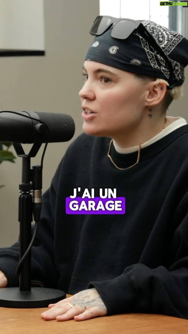 Roxane Bruneau - 8.2K Likes - Salut, les Top G! Pour vous prouver qu’on n’est pas toxiques, on reçoit Roxane qui est, semble-t-il, capable d’utiliser un marteau. Vous voyez, on est ouvertes d’esprit! #topg #maison #garage #outils #femmelesbian #masculine #etabli #role #marteaurose