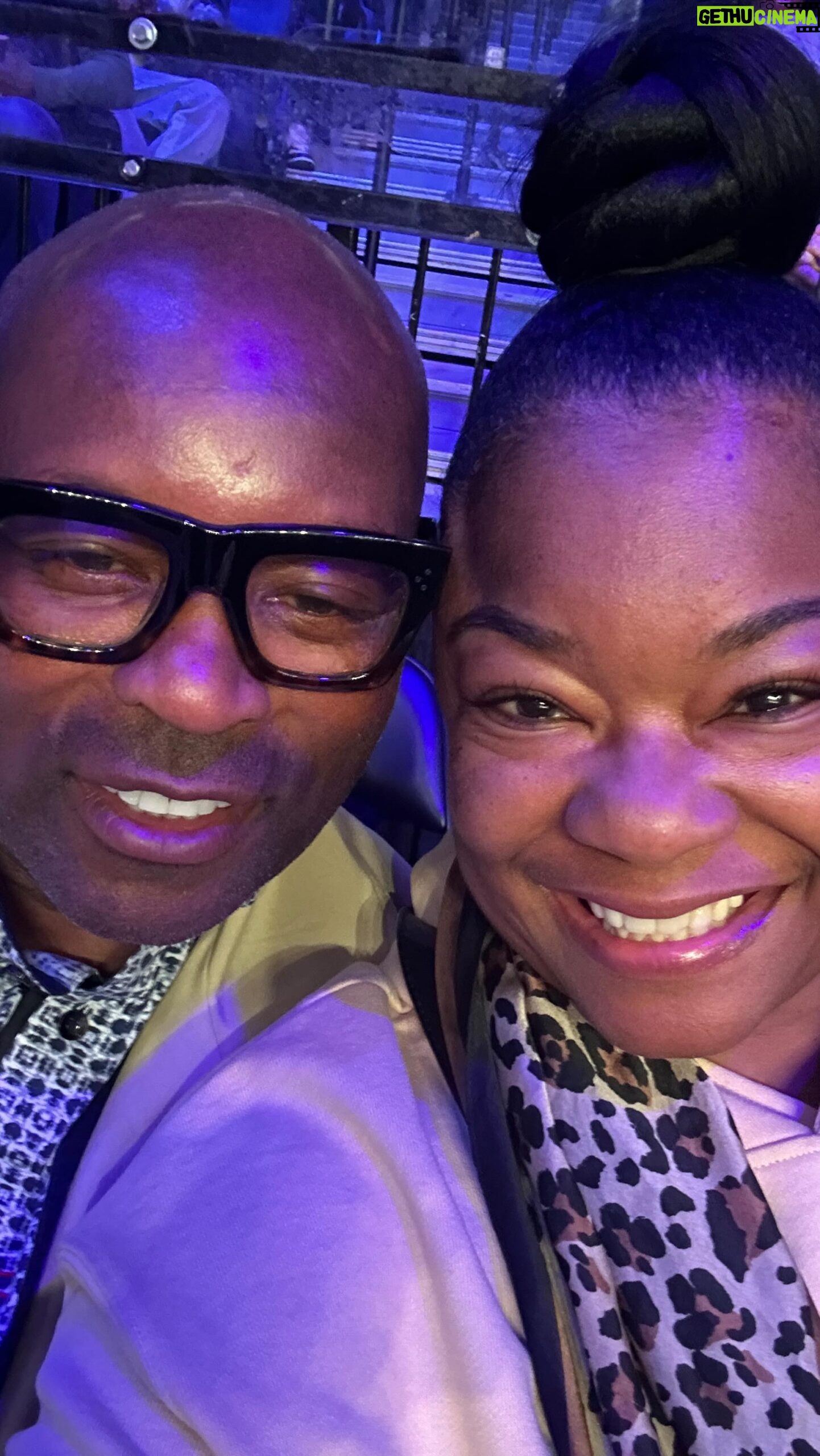 Roxanne Shanté Instagram - Fight Night the only time we like to sit on the floor