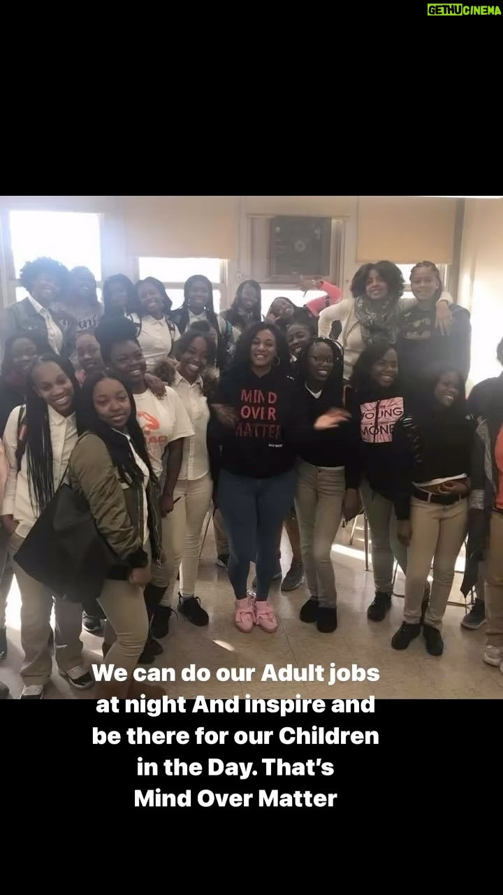 Roxanne Shanté Instagram - @og_nya.lee teaching class during the day. I love seeing my Sisters give back. Thank You