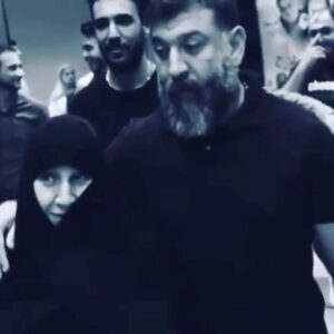 Roya Teymourian Instagram - دسته گلهامون دارن پرپر میشن #تسلیت