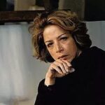 Roya Teymourian Instagram - #ایران_درودی کمتر زنی در تاریخ ما اینگونه جسورانه از عشق سخن به زبان آورده. او زنی قوی با افکاری متفاوت، ساختارشکن و فراتراز زمانه بود. گفته‌هایش را بشنویم و از او درس بگیریم. عشقی که او در کلام و آثارش برای ما به یادگار گذاشت مانا خواهد بود.