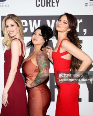 Ruby Modine Instagram - • Thank you so much for having us @corey_obrien @hollywoodimprov ! Our faces still hurt from laughing 😍 • 

@jasmineelliscomedy 😂 👏 

Dress: @solacelondon 
Makeup: @shepaintsfaces 
Hair: @vanesa_international_stylist