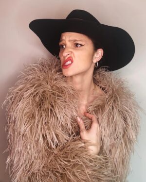 Ruby Modine Instagram - • b k m c 🪩🫧 • 

Jacket courtesy of @tthvintageboutique 

@audreynuna #DamnRight