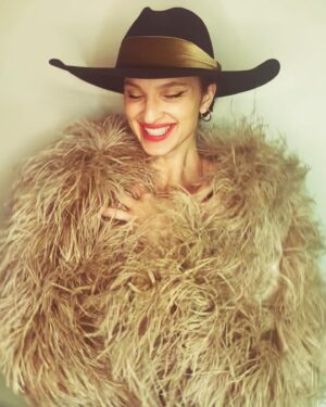 Ruby Modine Instagram - • b k m c 🪩🫧 • 

Jacket courtesy of @tthvintageboutique 

@audreynuna #DamnRight