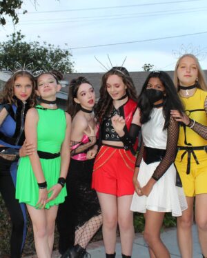 Ruby Jay Instagram - the only thing you wanna do is 💋❤️
.
.
So fun fact, my sister Pearl @freckledpearly (the one in red) actually MADE all of these costumes for her and her friends this year!!