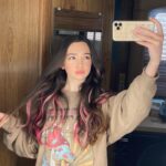 Ruby Jay Instagram - What an amazing opportunity it has been to work on this set. Make sure to watch the season finale of @thesantaclauses on @disneyplus out now!! This is definitely a show to remember ♥️ . #thesantaclauses #seasonfinale #disneyplus