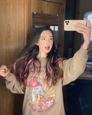 Ruby Jay Instagram - What an amazing opportunity it has been to work on this set. Make sure to watch the season finale of @thesantaclauses on @disneyplus out now!! This is definitely a show to remember ♥️
.
#thesantaclauses #seasonfinale #disneyplus
