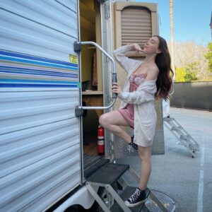 Ruby Jay Instagram - Did you watch yesterdays episode? 💗🎄
.
@thesantaclauses @disneyplus #newepisode #thesantaclauses