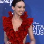 Ruby Jay Instagram - The Santa Clauses premiere was the most magical event ever ✨ Thank you so so much for having me ♥️ @thesantaclauses premieres November 16th on @disneyplus 🎄 #TheSantaClauses #DisneyPlus #SantaClause #santaclauseiscomingtotown #worldpremiere #Disney